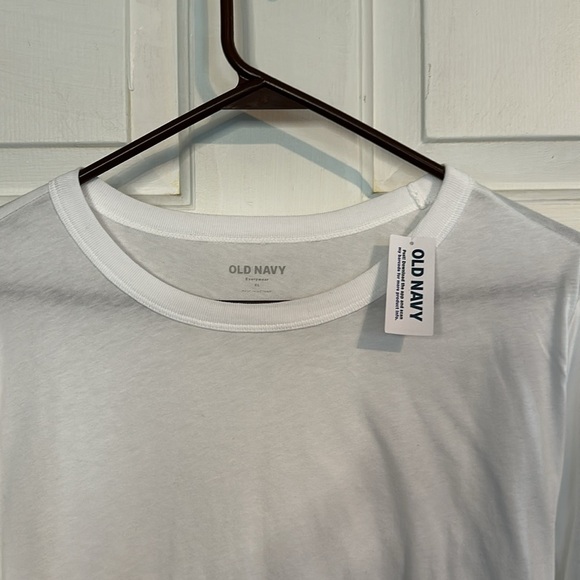 NWT Old Navy White Long Sleeve women’s size XL - Picture 2 of 4